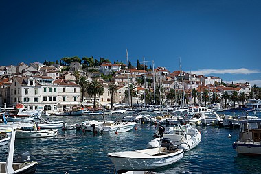 <a href="https://www.flickr.com/photos/fourme/10641941665" target="_blank">Hvar, &copy; by Christian Mönnig, on Flickr</a>