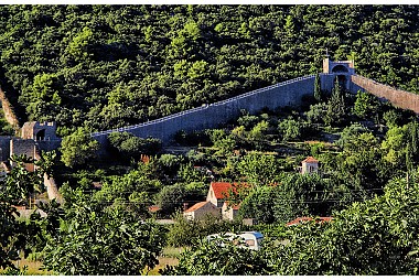 <a href="https://www.flickr.com/photos/croacia_/" target="_blank">Ston, &copy; by Mario Fajt, on Flickr</a>