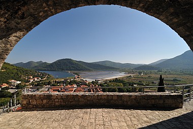 <a href="https://www.flickr.com/photos/kynetyx/5055582832" target="_blank">Ston Salt Farm, &copy; by Nick Kidd, on Flickr</a>