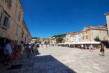<a href="https://www.flickr.com/photos/sitomon/6804066501" target="_blank">Hvar, &copy; by Ramón, on Flickr</a>