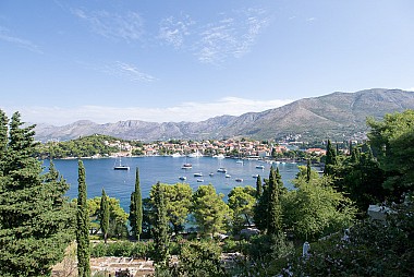 <a href="https://www.flickr.com/photos/binderdonedat/8129585792" target="_blank">Cavtat, &copy; by Binder.donedat, on Flickr</a>